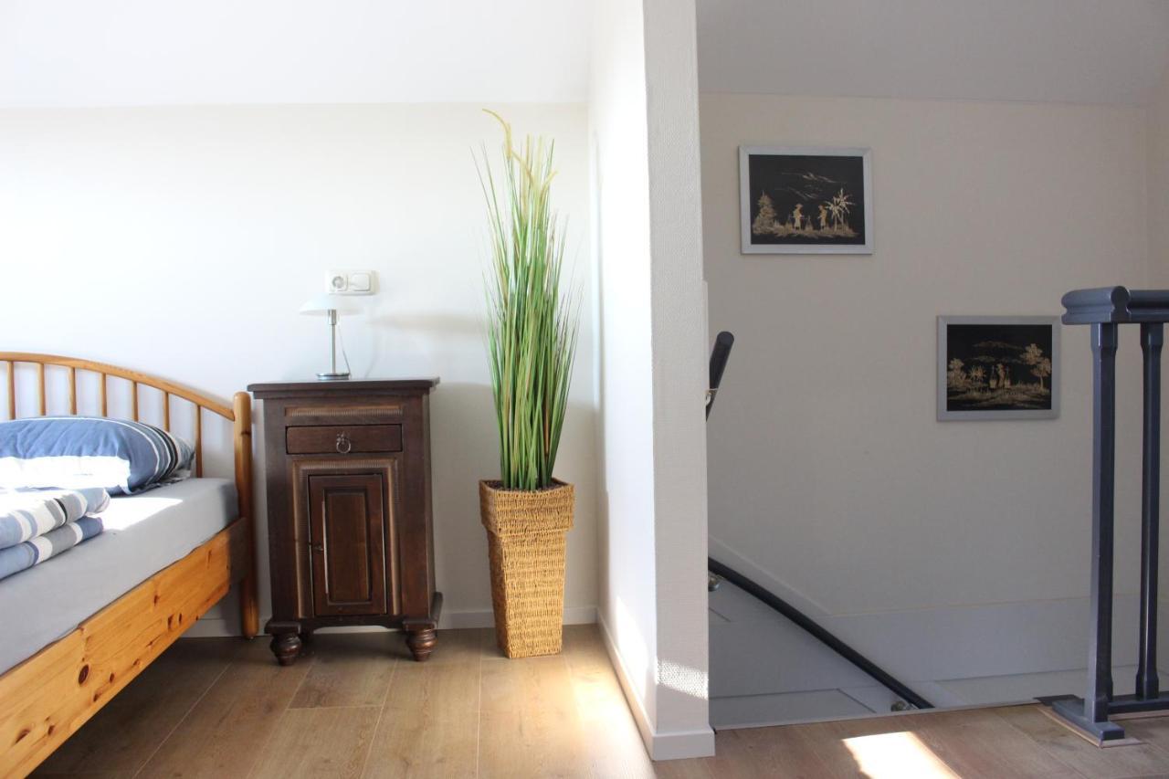Logement De Garage Sneek Esterno foto