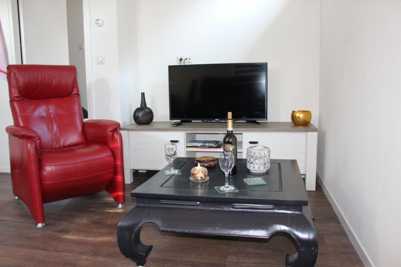 Logement De Garage Sneek Esterno foto