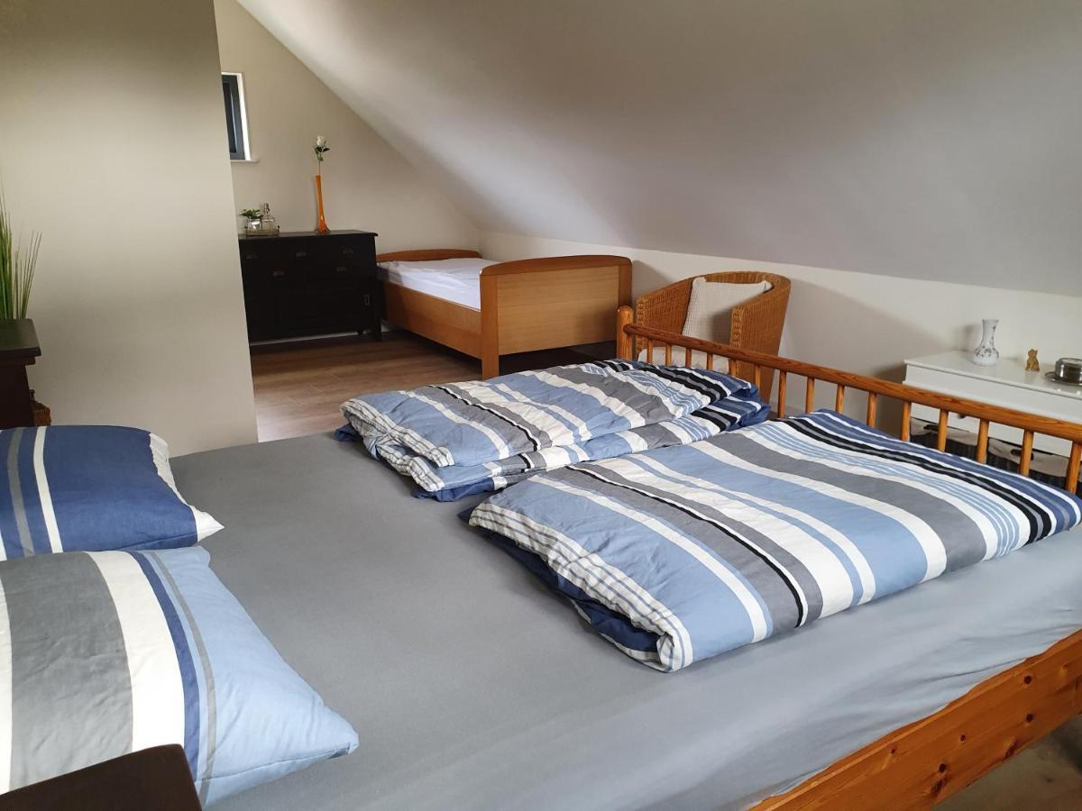Logement De Garage Sneek Esterno foto